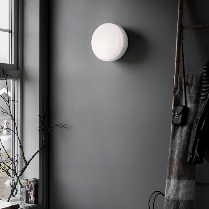 Over_Me_30_White_Northern_ilumia