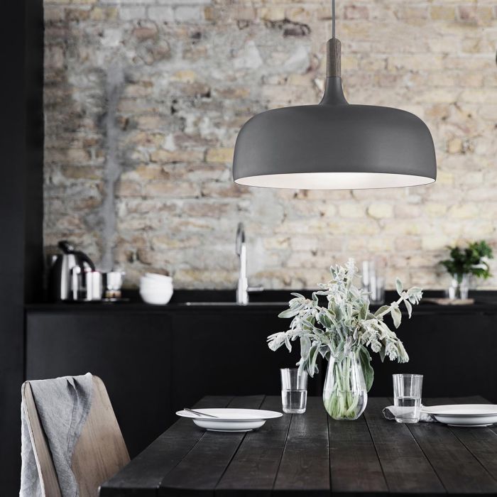 Acorn_grey_lnorthern_ilumia