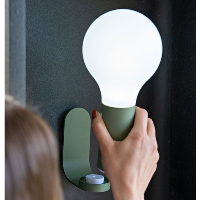 Aplo_uchwyt_ścienny_do_lamp_Cactus_Fermob_ilumia