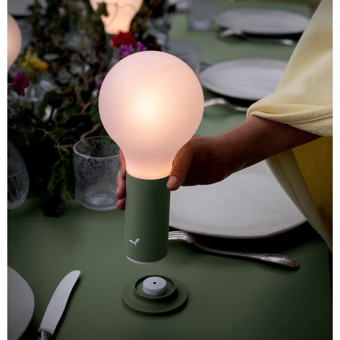 Aplo_uchwyt_magnetyczny_do_lamp_Cactus_Fermob_ilumia