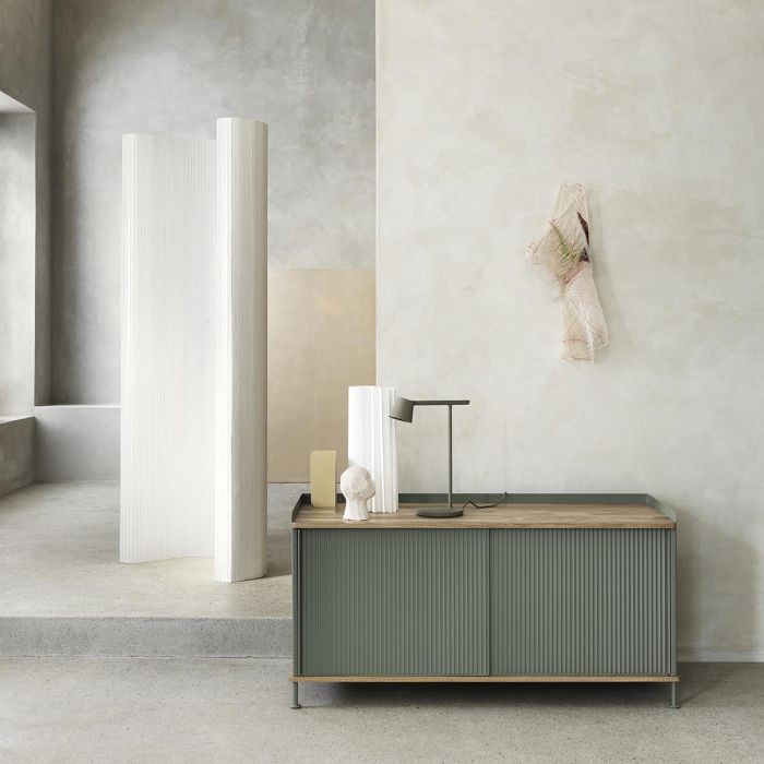 Enfold-Sideboard-low-oak-dusty-green-Tip-Lamp-Olive-Compile-Bookend-Green-Beige-ilumia
