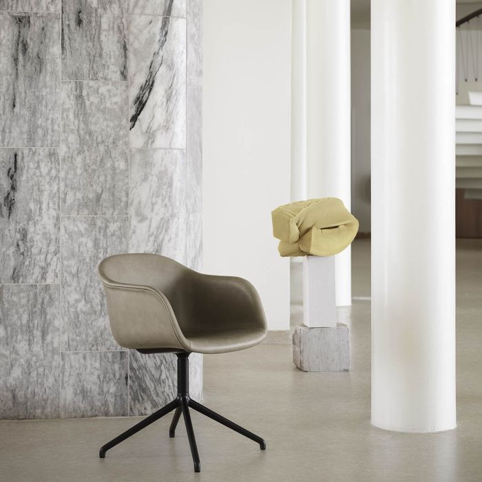 Fiber-armchair-swivel-Refine-stone-muuto-ilumia
