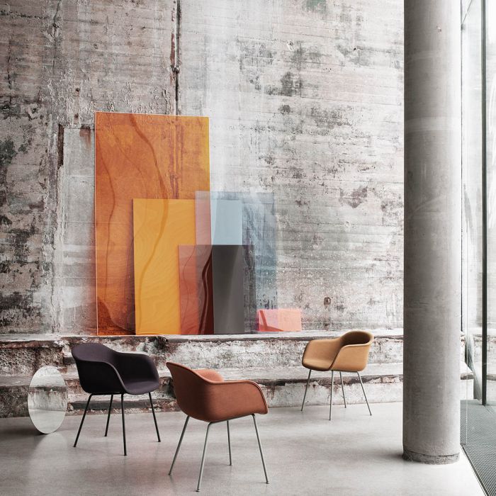 Fiber-armchair-tube-remix-373-433-452-high-res-lifestyle-muuto-ilumia