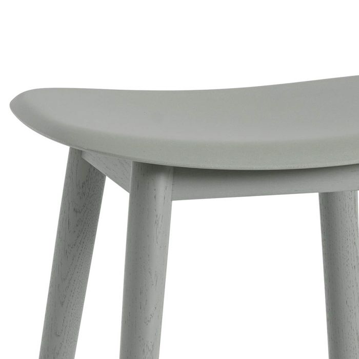 Fiber-barstool-65-woodbase-dusty-green-MUUTO-ilumia