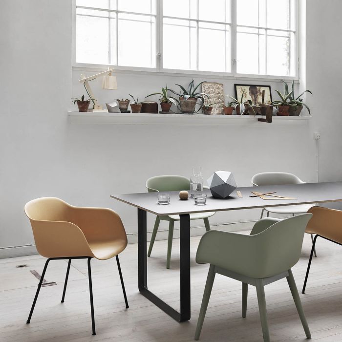 Fiber chairs_70-70 Table_mid-muuto-ilumia