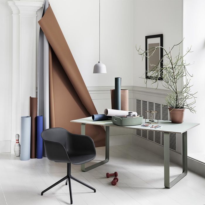 Fiber-Chair_Grain-Lamp_Restore_muuto-ilumia