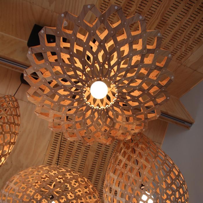 Flax_80_lampa_wisząca_naturalny_bambus_David_Trubridge_ilumia