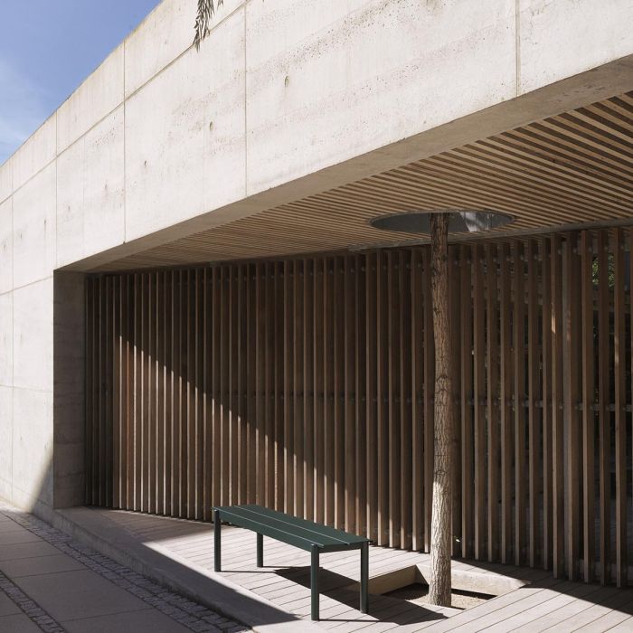 Linear-steel-bench-dark-green-Muuto-ilumia