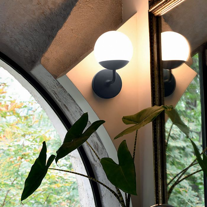 Mooon!_lampa_ścienna_antracyt_Fermob_ilumia