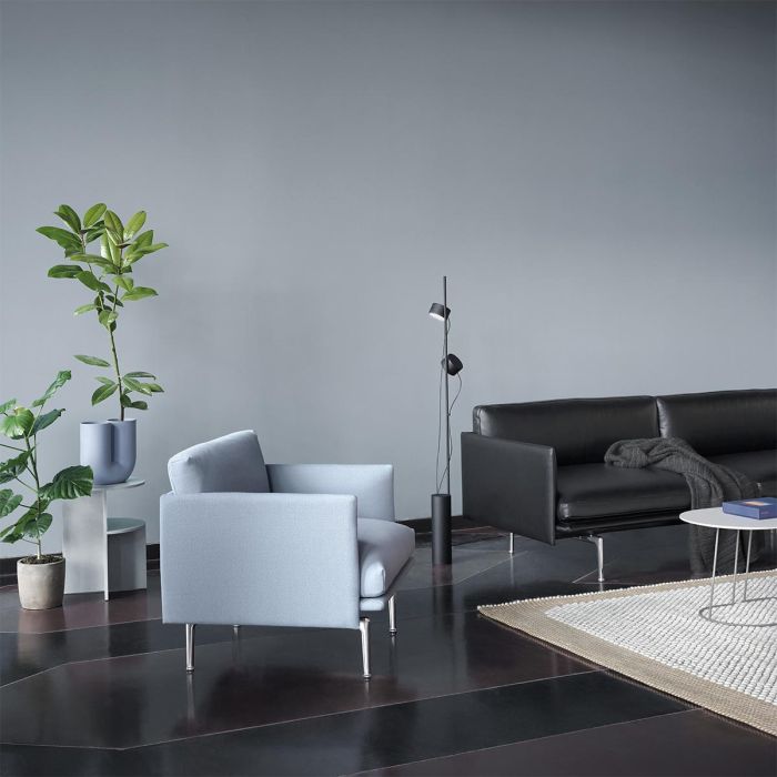 Outline-chair-vidar-723-3-refine-leather-black-alu-post-lamp-halves-muuto-ilumia