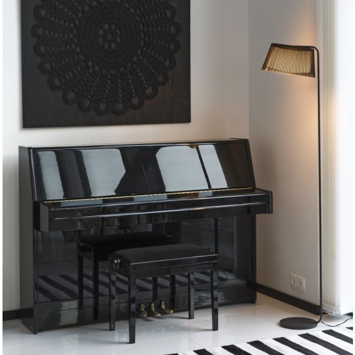 Secto_Design_Owalo_7010_floor_black-ilumia-900x900