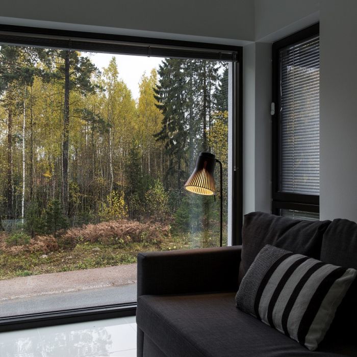 Secto_Design_Petite_4610_black-ilumia-900x900