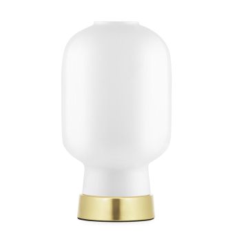 502169_Normann_Copenhagen_Amp_Table_Lamp_White_Brass_ilumia