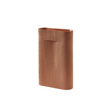 Ridge-vase-terracotta-48-cm-Muuto-5000x5000-hi-res
