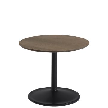 Soft-stolik-boczny-o48-h40-czarny-przyciemniany-dąb-muuto-ilumia