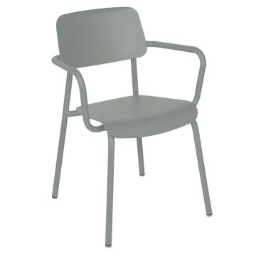 Studie_krzesło_z_podłokietnikami_Lapilli_Grey_Fermob_ilumia