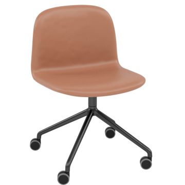 Visu-Wide-Chair-Swivel-Base-w.-Castors-leather-21886-BLACK-COGNAC-muuto-ilumia